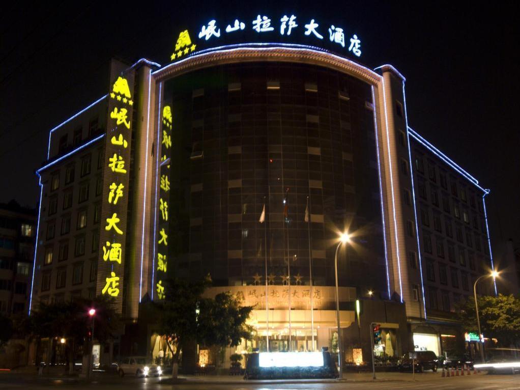 Minshan Yuanlin Grand Hotel Tsjoengking Buitenkant foto